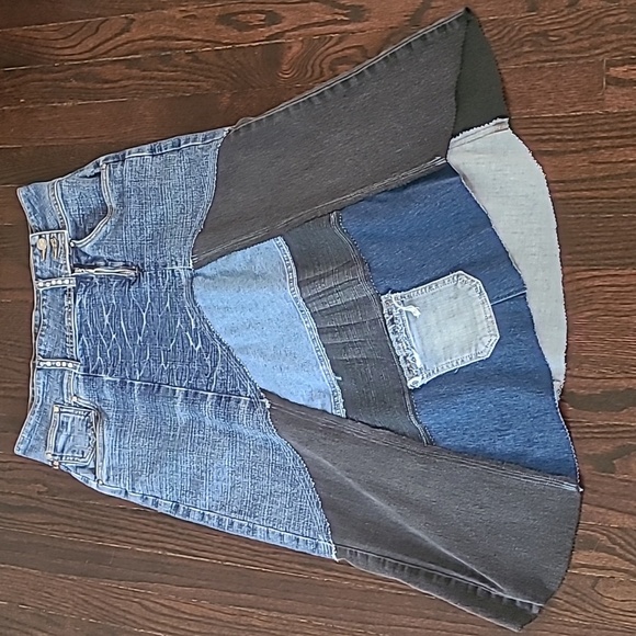UPCYCLED Blue Black Patchwork Distressed Denim Skirt Wmns 13/14 Waist 32 Boho - Picture 2 of 16